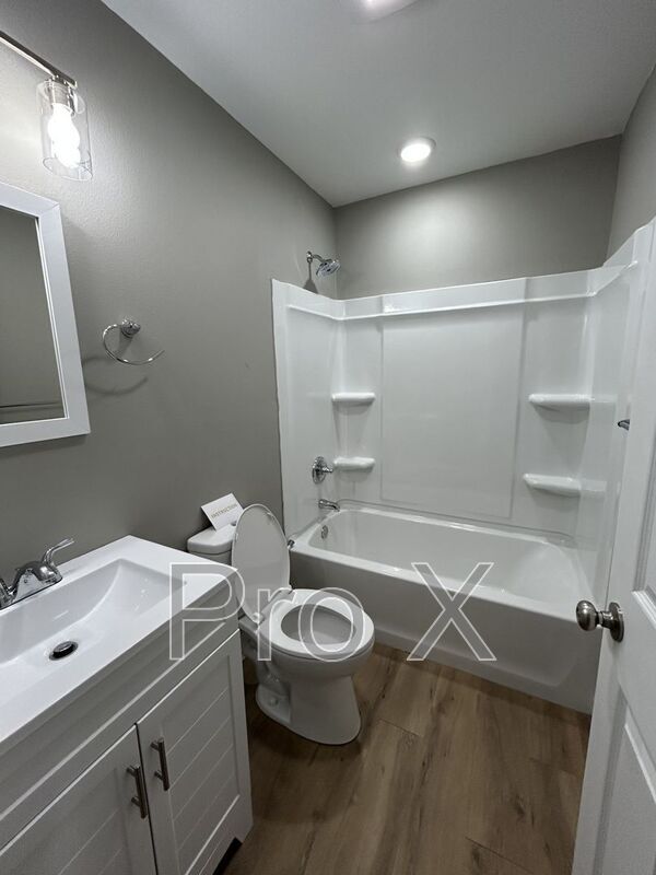 Building Photo - 716 Columbus St