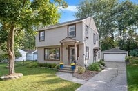 Building Photo - 2416 Aleda Ave SE