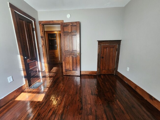 Building Photo - Four Bedroom, Two Bathroom Single Family Home!