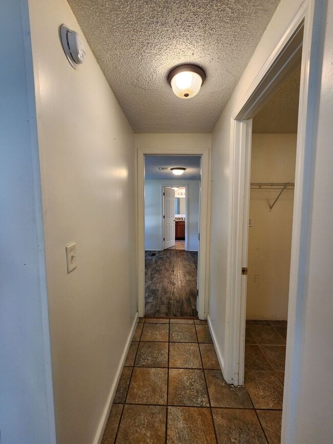 Building Photo - Available Now! 124 Littleton-Midway Park. $300 Off 1st Month's Rent!