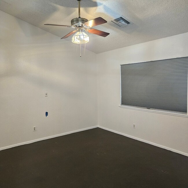 Building Photo - 3 Bedroom 2 Bath SFR Peoria AZ