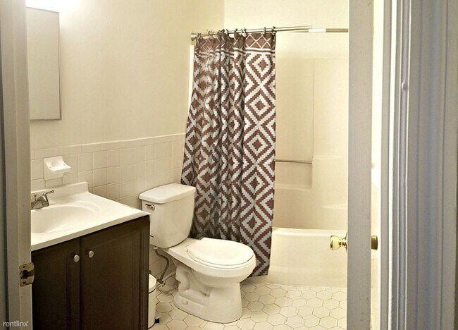 Building Photo - 4004 Bowdens Ferry Rd