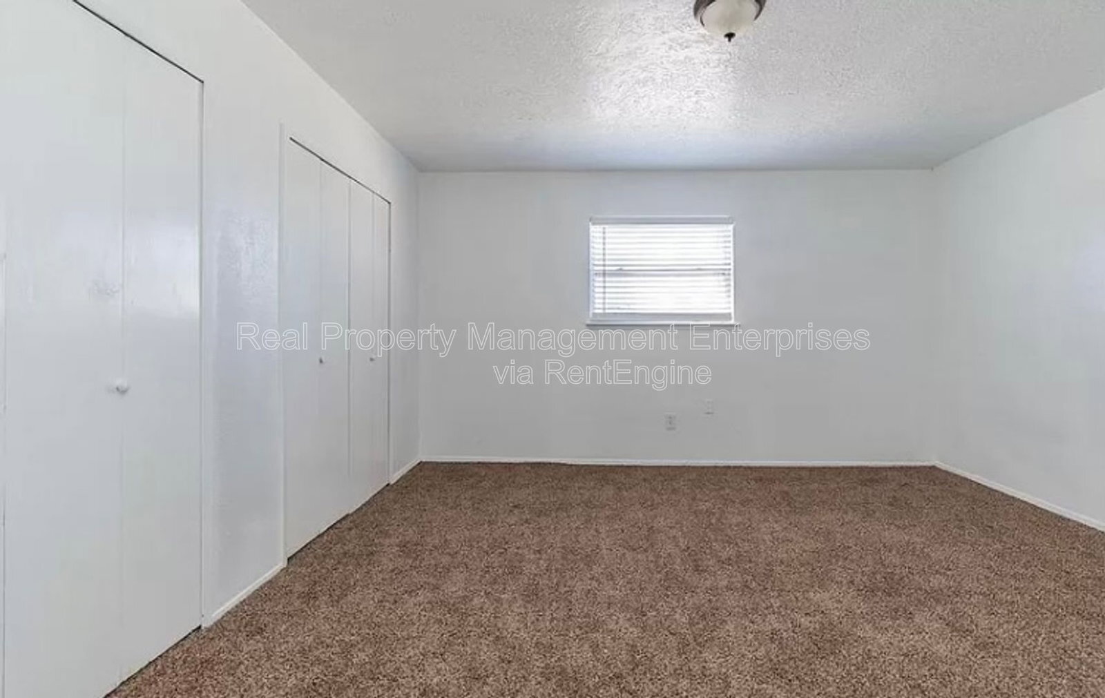 Building Photo - 1705 Beaumont Dr
