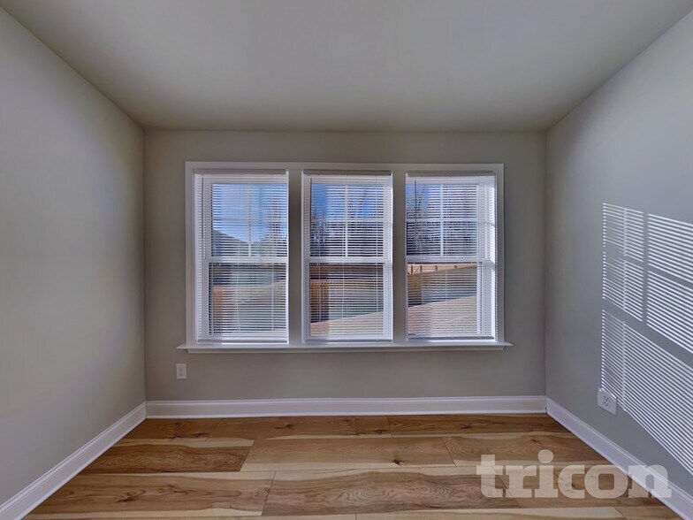 Building Photo - 165 Lynnridge Dr