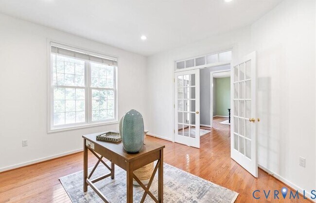 Building Photo - 1937 Bantry Dr