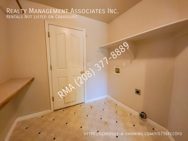 Building Photo - Quiet 3 Bedroom House in Star