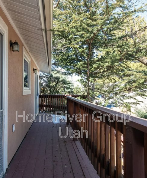 Building Photo - 2699 Grandview Dr