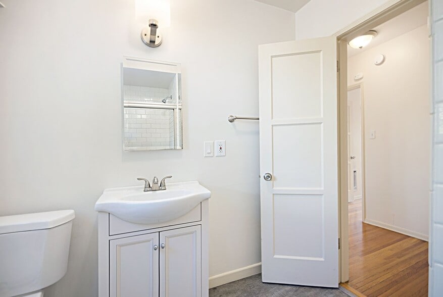 Building Photo - 853 N Citrus Ave