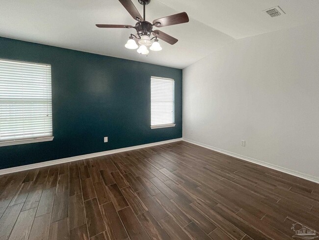 Building Photo - 1304 Pine Hill Cir