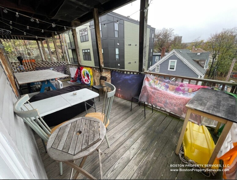 Building Photo - 133 St Alphonsus St