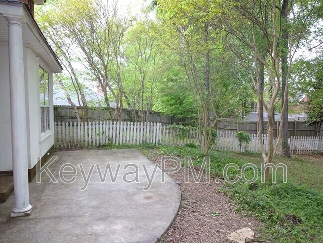 Building Photo - 1063 Waltons Pass