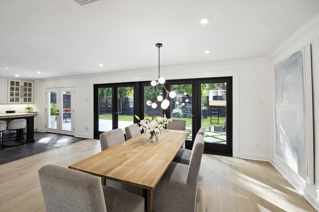 Building Photo - 4148 Bissonnet St