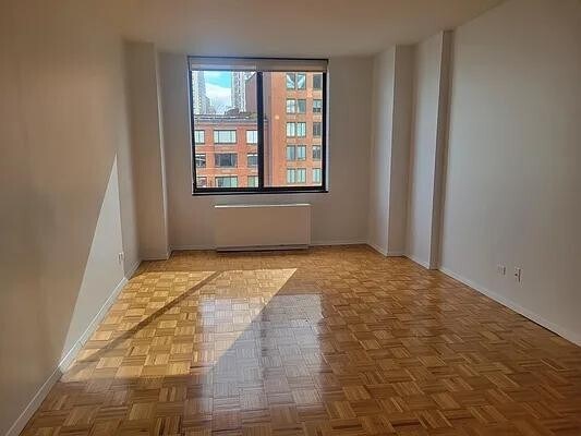 Building Photo - 380 Rector Pl