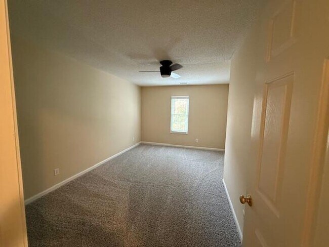 Building Photo - 211 Swansboro Dr