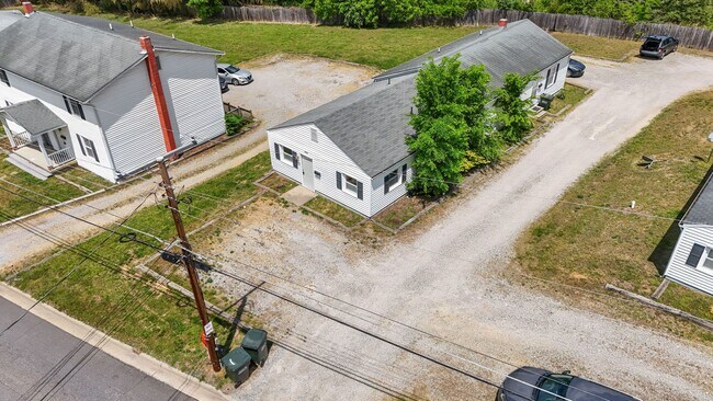 Building Photo - 422 Longwood Ave