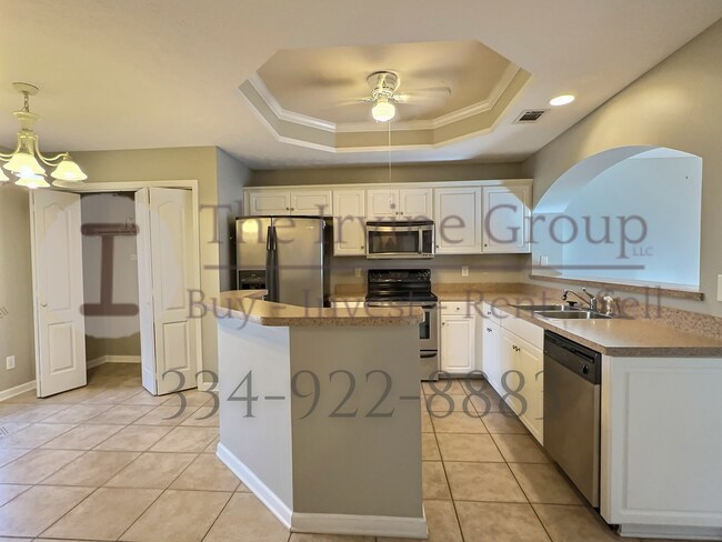 Building Photo - 2 Bed 2 Bath