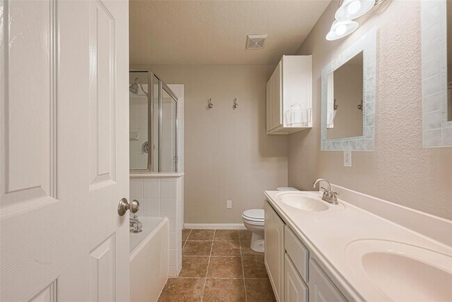 Building Photo - 17323 Thicket Hollow Ln