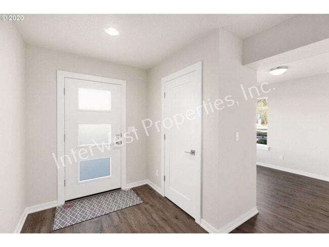 Building Photo - BEAUTIFUL NEWER CONSTRUCTION 4 BD HOME W/2...