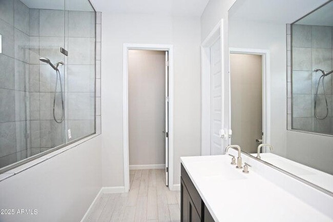 Building Photo - 10549 W Albert Ln