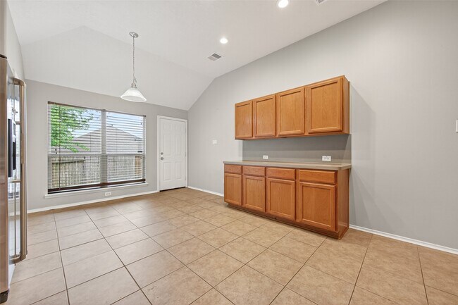Building Photo - 18499 Sunrise Pines Dr