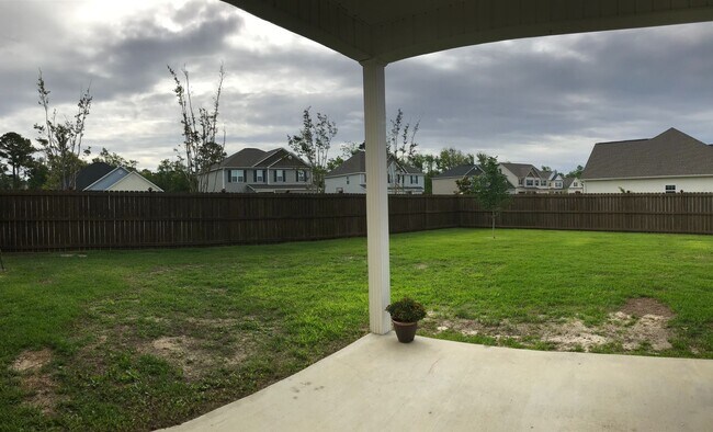 Building Photo - Regal Home on Regatta Way!