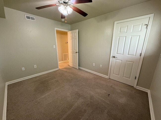 Building Photo - 1730 Liberty Ln