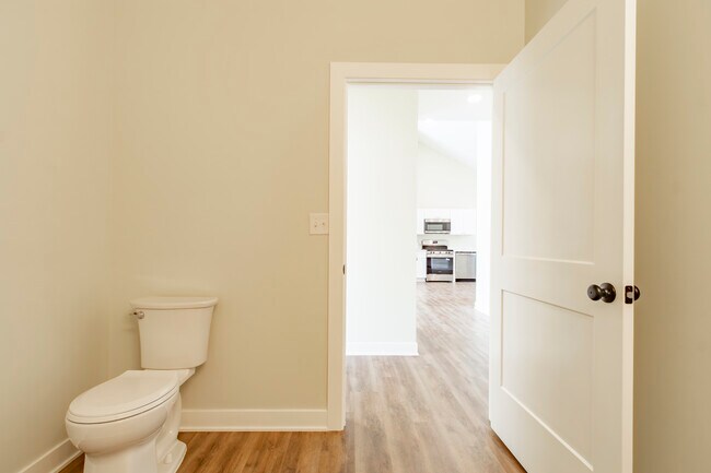 Building Photo - RnR Duplex SoBro