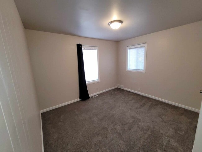 Building Photo - 5580 S 4270 W