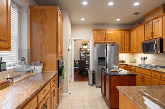 Building Photo - 9417 Jenaro Ct