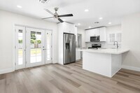 Building Photo - 533 W Missouri Ave