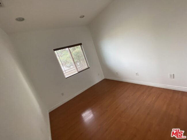 Building Photo - 2244 Ripple St