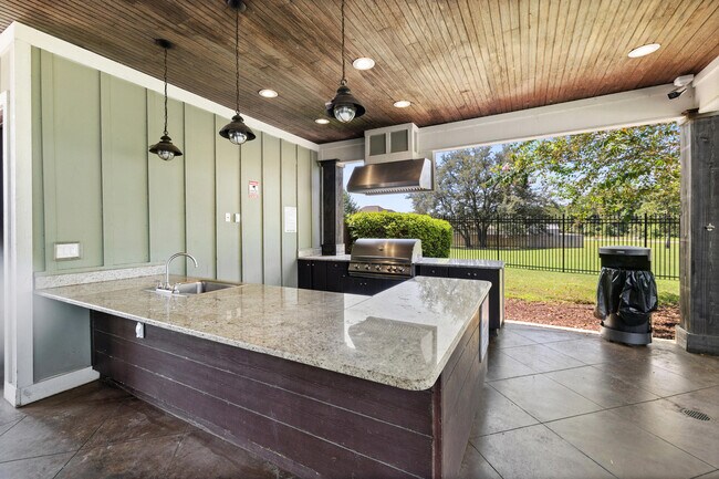 Building Photo - 924 Sandbar Loop