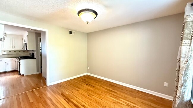 Building Photo - 28 Walcott Green
