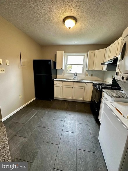 Building Photo - 101 Mohawk Trail