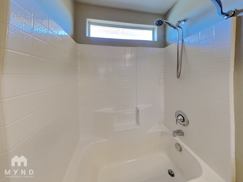 Building Photo - 8041 San Mateo St