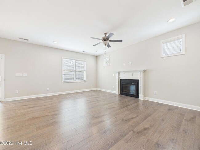 Building Photo - 478 Atwood Dr