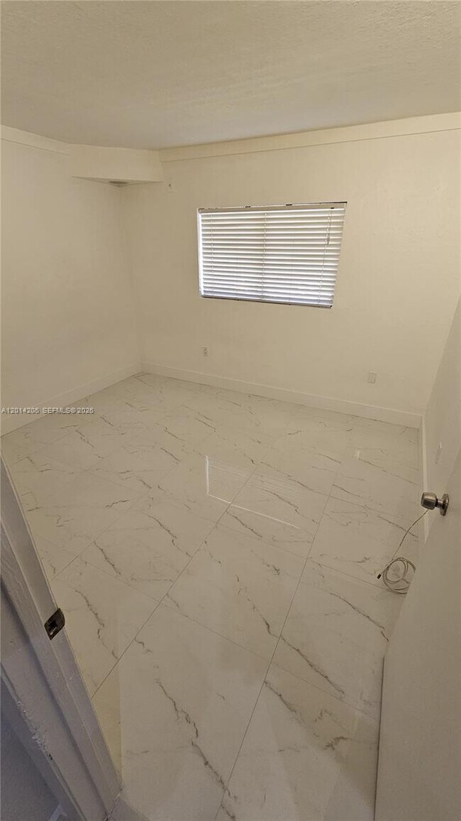 Building Photo - 14910 SW 82nd Terrace