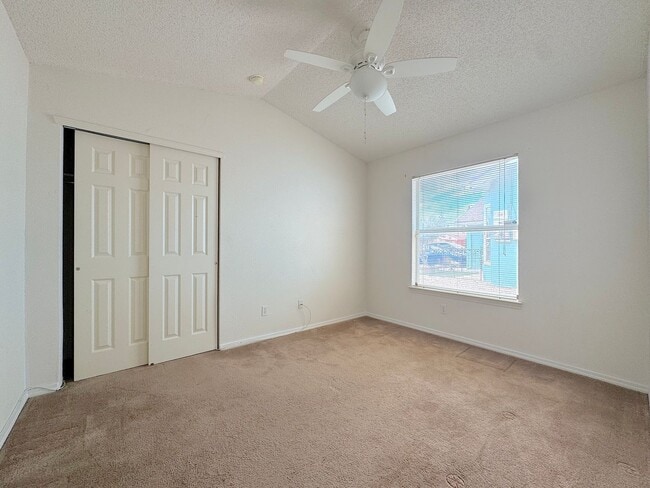 Building Photo - East El Paso 3 bed Refrig A/C