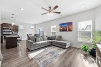 Building Photo - 3 Bedroom 2 1/2 Bath Home For Rent Near Post!