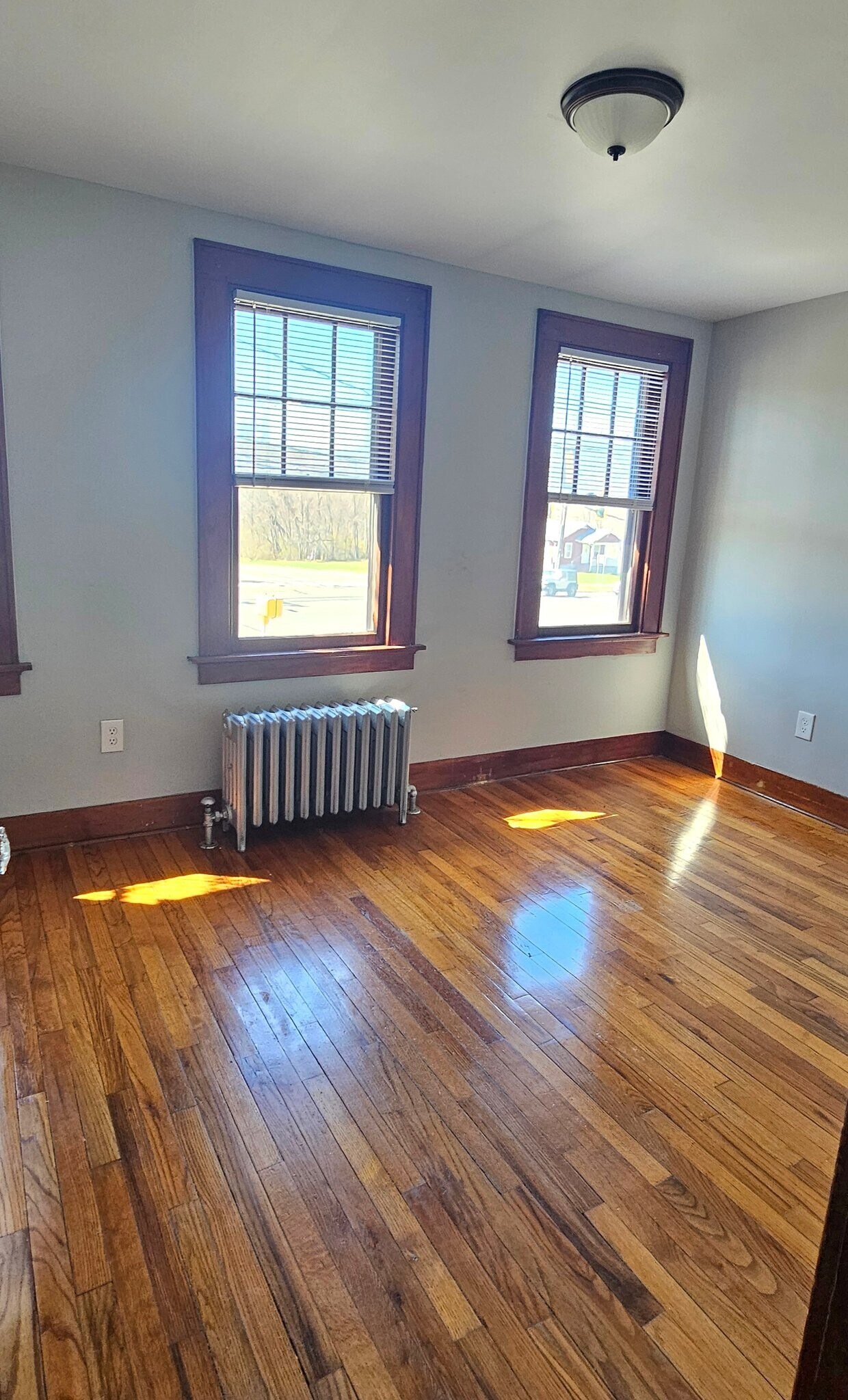 Building Photo - 235 Foxon Rd