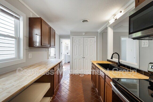 Building Photo - 4516 Sevierville Pike