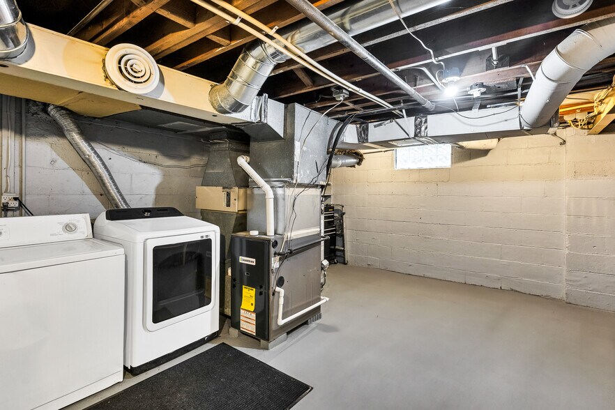 Building Photo - 1140 Trumbull Ave SE