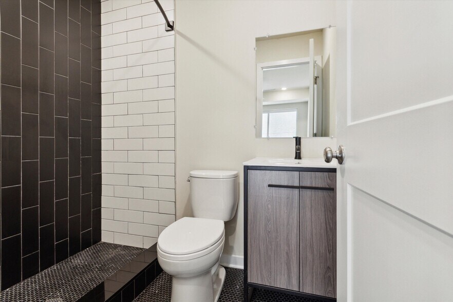 Building Photo - 1330 N 15th St