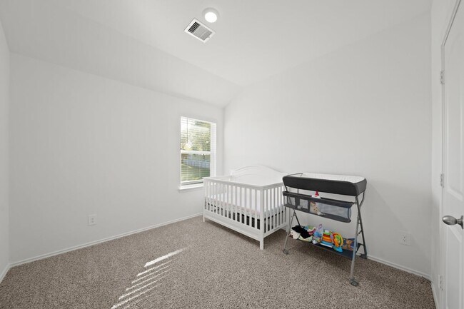 Building Photo - 210 Bella Wy