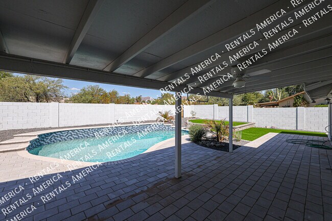 Building Photo - 10534 E Mercer Ln