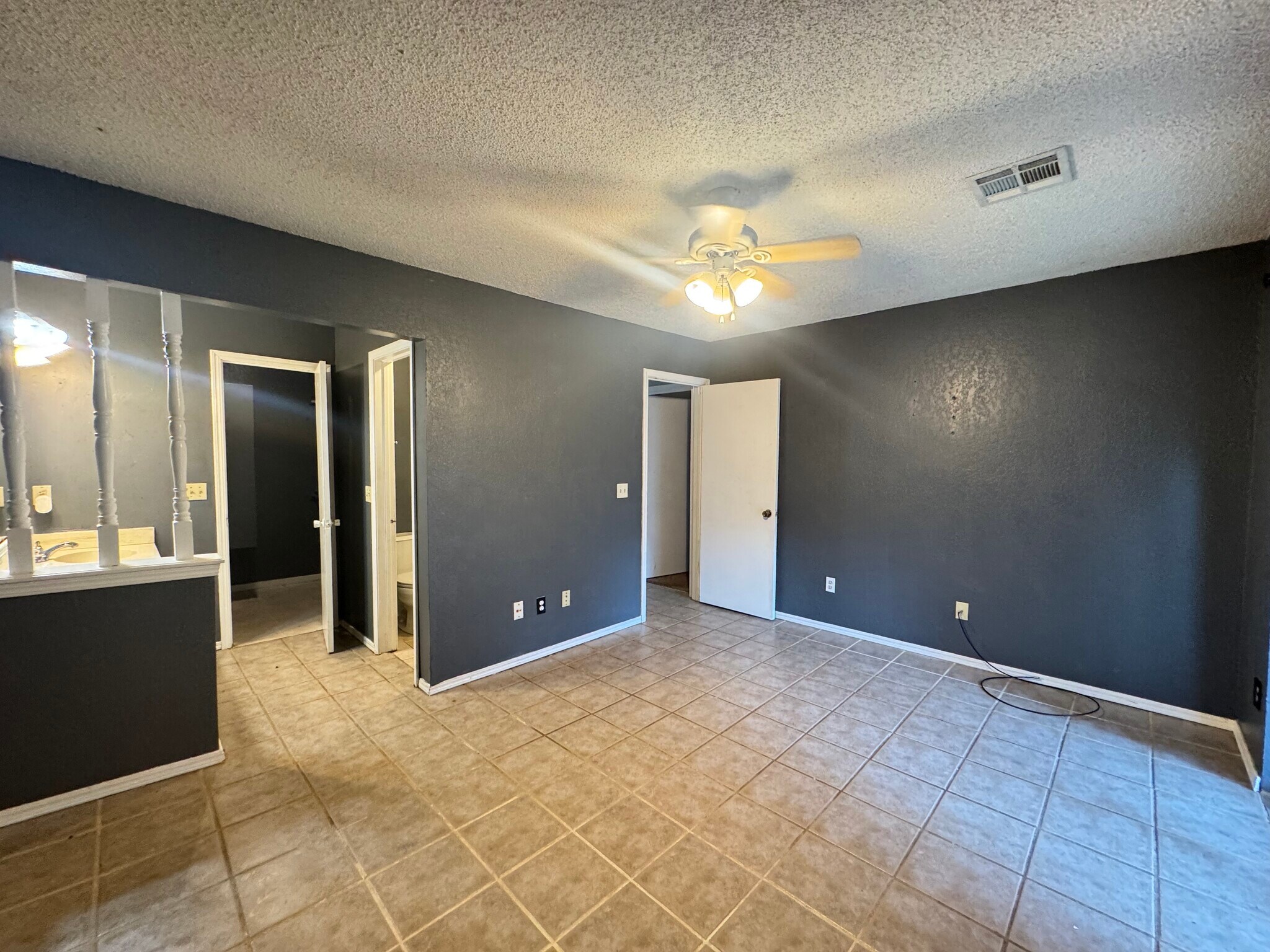Building Photo - 7740 Doris Dr