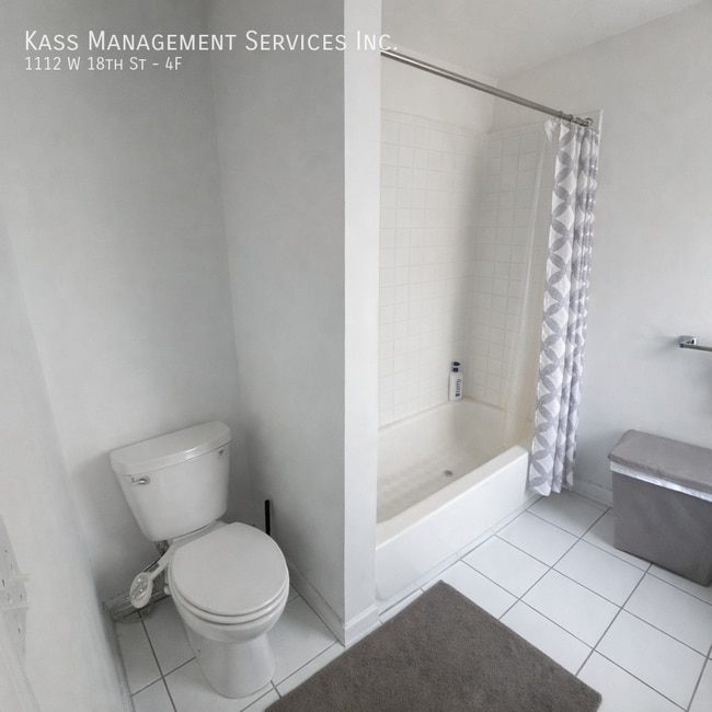 Building Photo - 1112 W 18th St