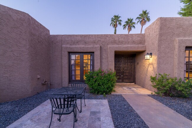 Building Photo - 6802 E Ludlow Dr