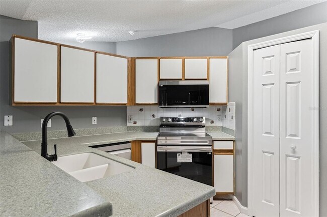 Building Photo - 5216 Heatherstone Ct