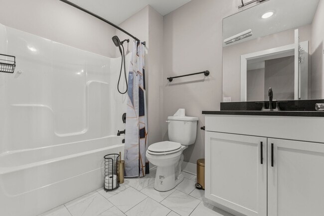 Building Photo - South Broad St Townhome, Walk to the Riverwalk!